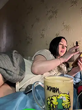 Naughtbaby_2025's cam snapshot