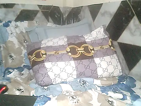 loriepinay46's cam snapshot