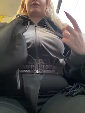 Milkyy_wway's cam snapshot