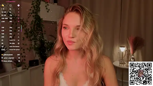 JulieLupo's cam snapshot