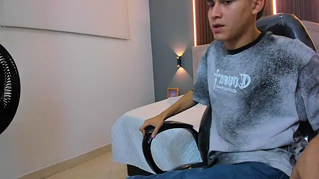 Tommy18__ live sex cam