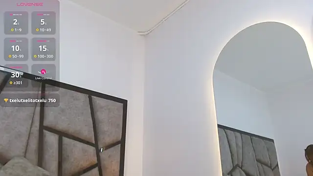 cintia_hills's cam snapshot