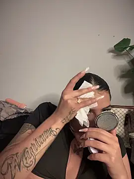 Hilary_pinkk's cam snapshot