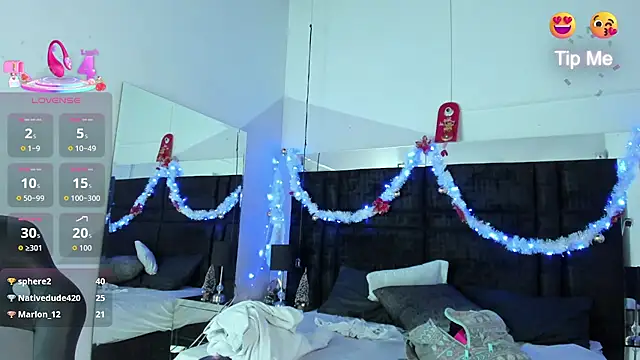 MayaCurvy's cam snapshot