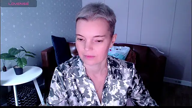 Cutie_Erikaa1's cam snapshot