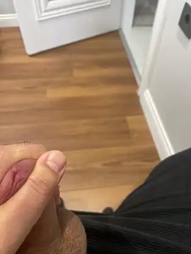 Heros2000 live sex cam