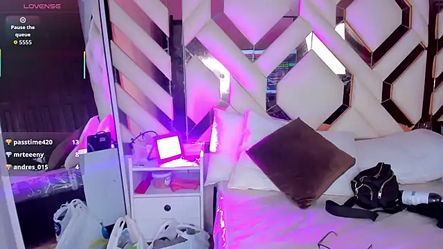 Keyla_Milf's cam snapshot