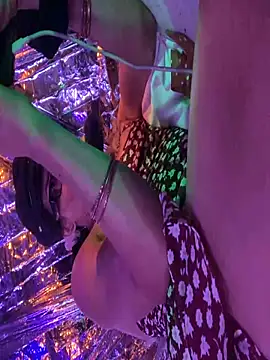 gurlnips live sex cam