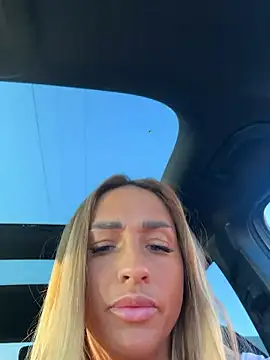 LovingBlondie's cam snapshot