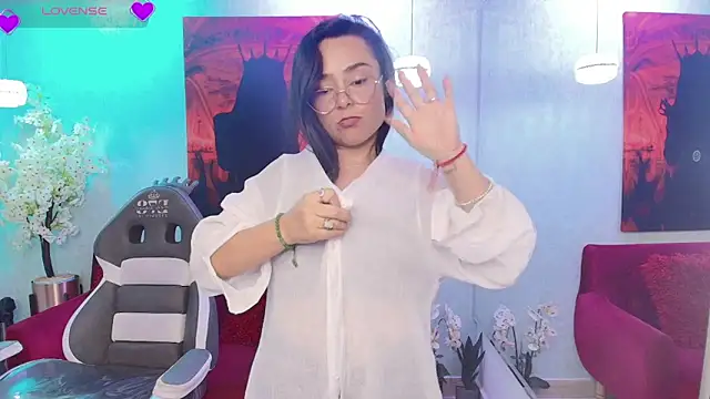 Tiara_rr's cam snapshot