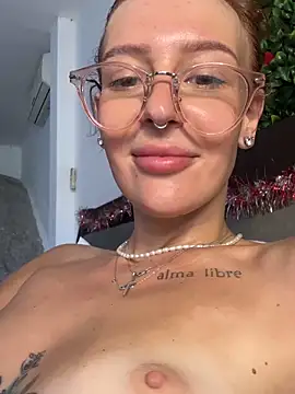 MonicaNotLewinsky's cam snapshot