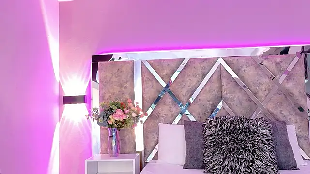 MeganR_'s cam snapshot