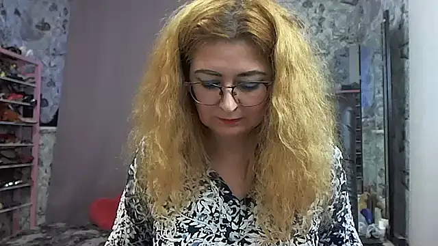 Helen1974's cam snapshot