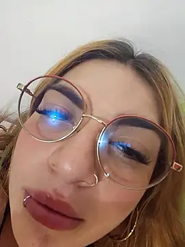 mila_curvy's cam snapshot