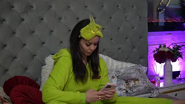 SeductiveMom's cam snapshot