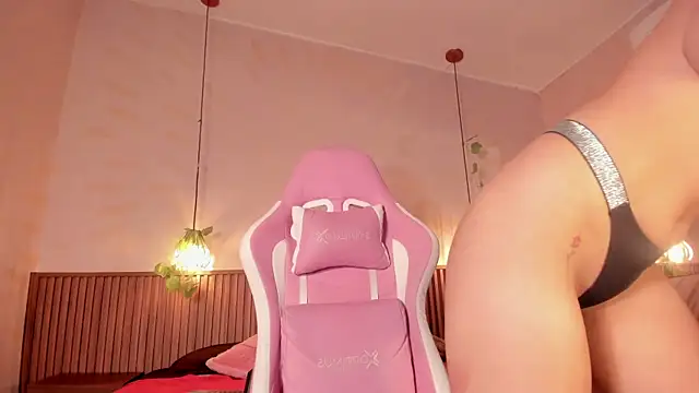 daphne_courtis's cam snapshot