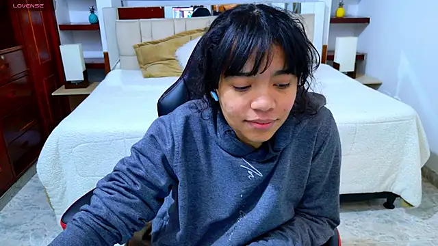 laureentt_'s cam snapshot