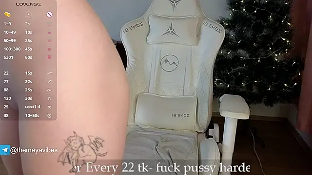 Maya_Rave's cam snapshot