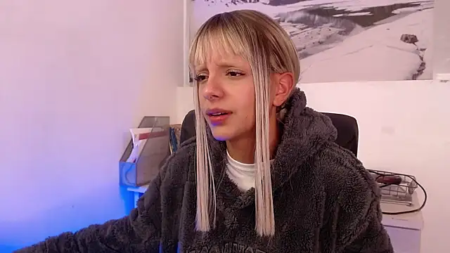 peyton_golden1's cam snapshot