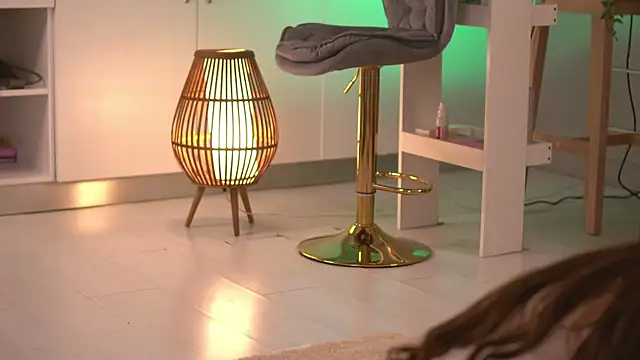 ButterflyLeah's cam snapshot