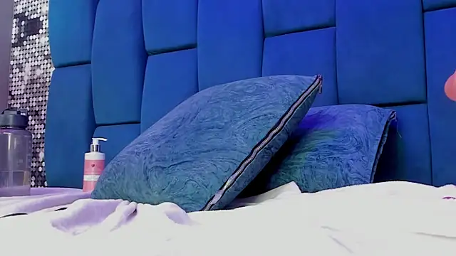 lux_bitchx's cam snapshot