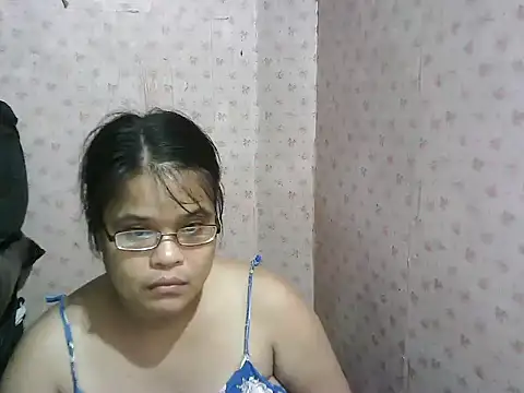 Hotty_babe23's cam snapshot