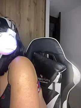 2Angela_'s cam snapshot