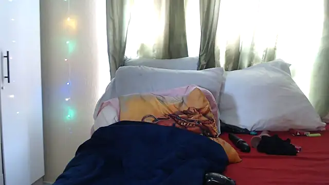 Foxybrownxx1's cam snapshot