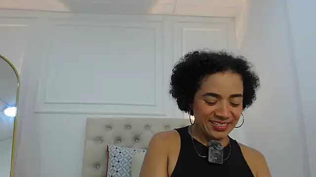 charlotte_dante212's cam snapshot