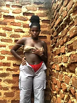 KISAKYEMOREEN19's cam snapshot