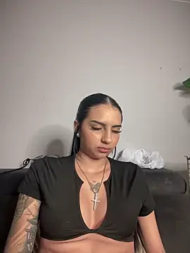 Hilary_pinkk's cam snapshot