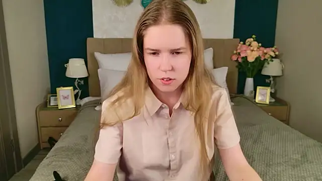 Alida_Brice's cam snapshot