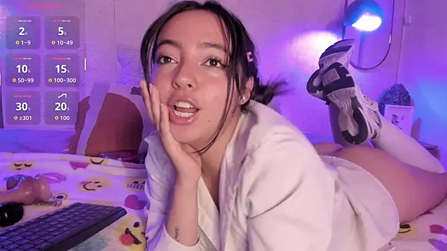 Laraa_Rouss_'s cam snapshot