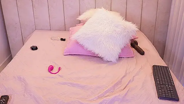 emyli_sw_'s cam snapshot