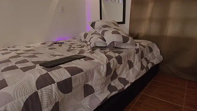 Natalie_Heather's cam snapshot