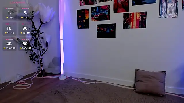 charm_adel's cam snapshot