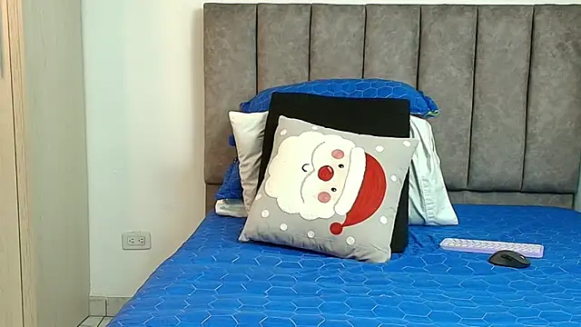 karina_lewis_'s cam snapshot