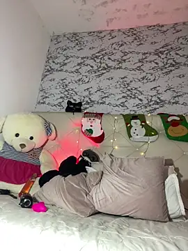 Lili__taylor's cam snapshot