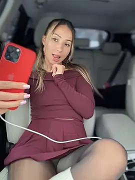 LetsFunKARINA's cam snapshot