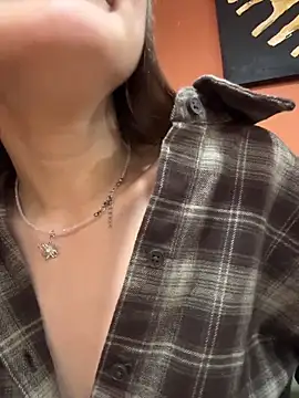 ErikaMuse's cam snapshot