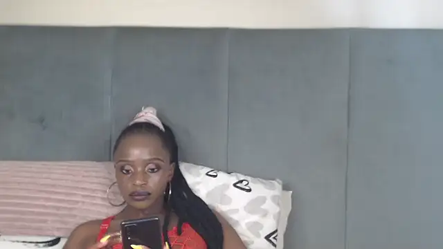 Jah-Queen's cam snapshot