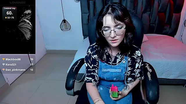 AfroditaLeclair's cam snapshot