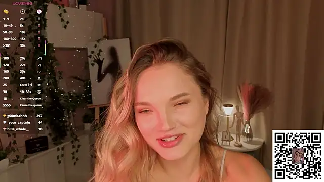 JulieLupo's cam snapshot