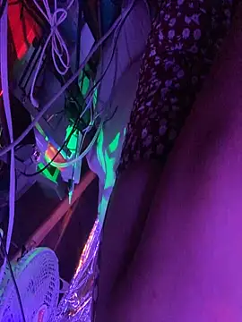 gurlnips's cam snapshot