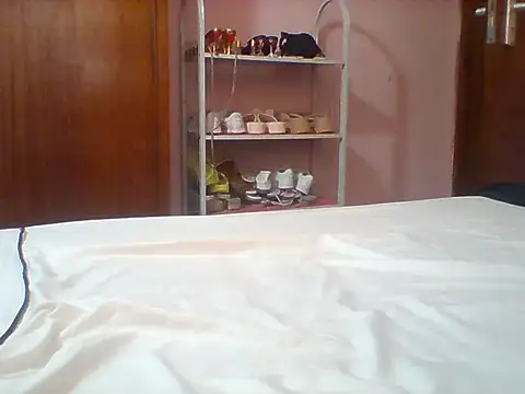 Hotty_254's cam snapshot