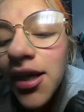 Sophia_Weest99's cam snapshot