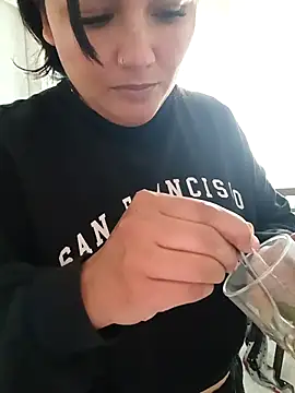 Laurys_sweethot's cam snapshot