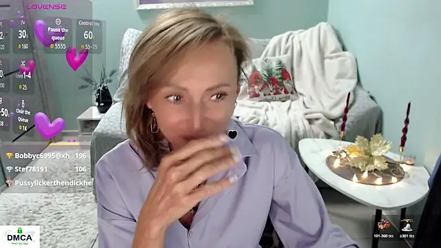 HornyMilf_777's cam snapshot