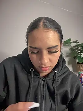 Hilary_pinkk's cam snapshot