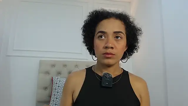 charlotte_dante212's cam snapshot